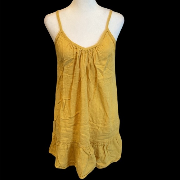 Billabong ruffle tank top. Size M. Mustard yellow. Adjustable straps. Cute! - Picture 1 of 15